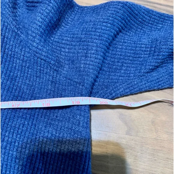 2 We the Free Rocksbility thermal swing long sleeve❤️FINAL SALE❤️ - Picture 9 of 16